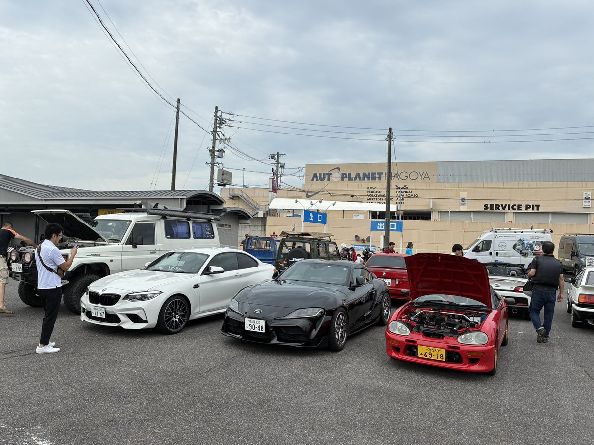 tomaral's tweet photo. Cars and Coffeeに来ました☕️
今日は涼しめで過ごしやすい https://t.co/iakz9g9ehv