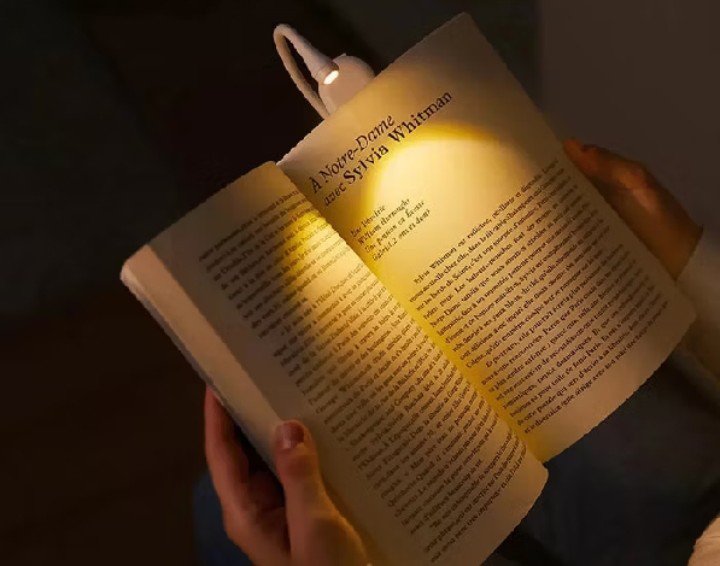 aylavuu's tweet photo. gusy ada yg pernah beli lampu baca ga
kalau dipake sambil tiduran nyaman yg dijepit atau flat yaa https://t.co/zHdLm3Yevb