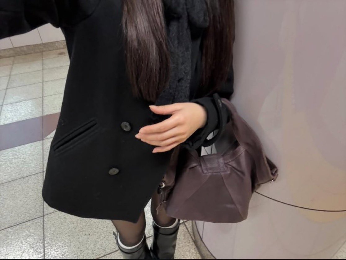 efarah91's tweet photo. ご飯行きたい子〜？お姉さん連れてくよ🍔
#裏アカ女子 #うらあか女子 https://t.co/HWSWIEnTpK