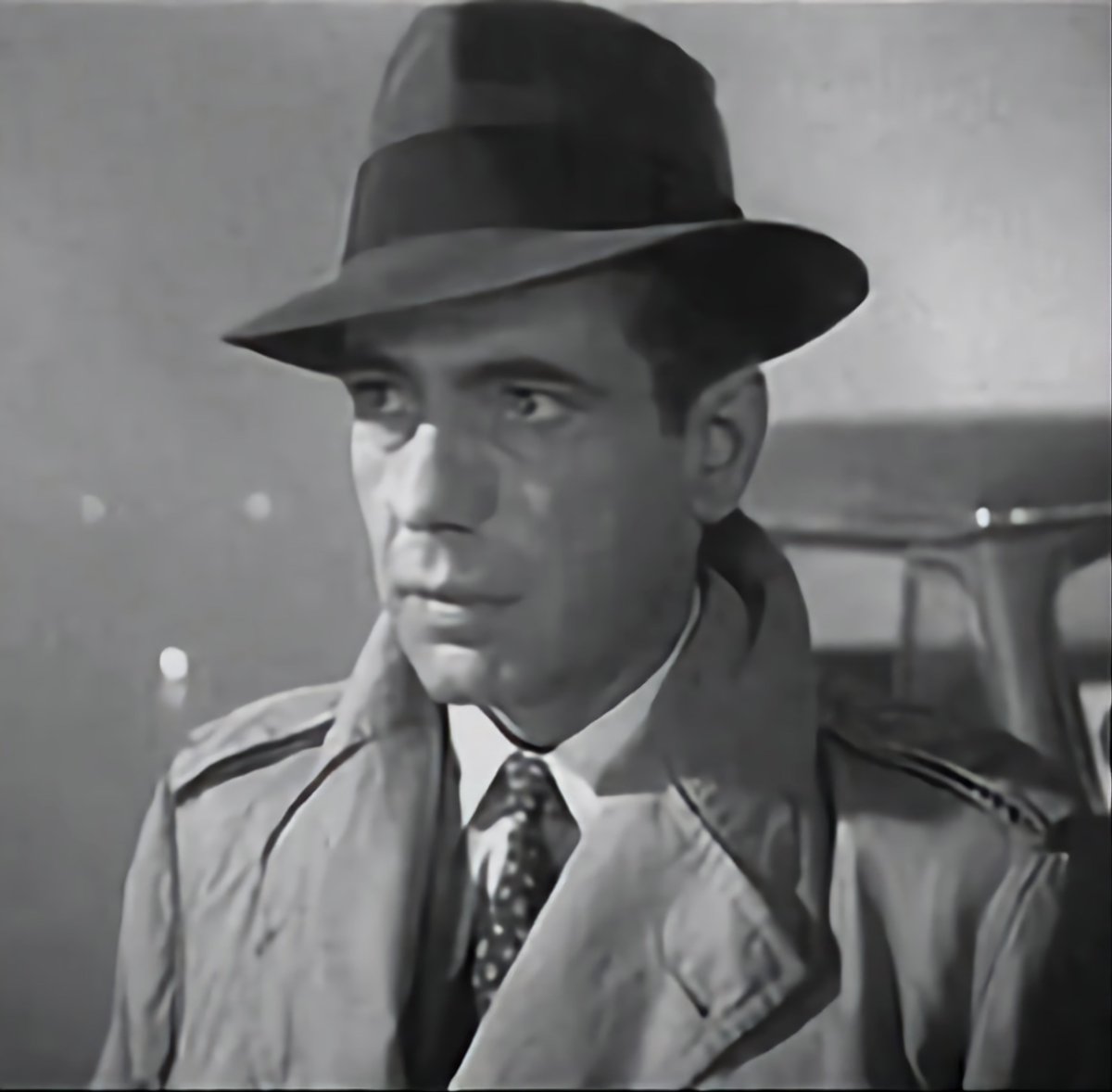 RicksCafe349343's tweet photo. Rick Blaine....Humphrey Bogart https://t.co/MSocBlOsbZ