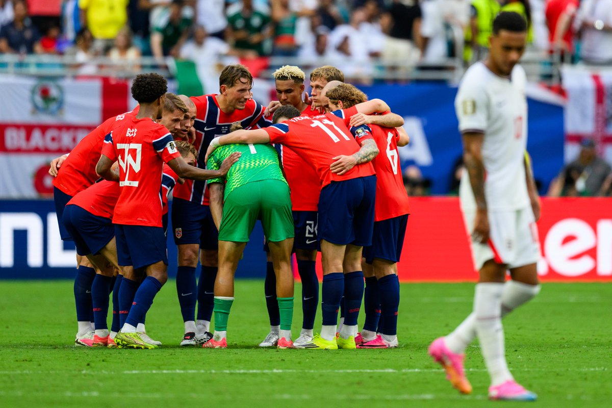 nff_landslag's tweet photo. 120 +3. min: Kampen er slutt og det endte med engelsk 2-1-seier etter at England avgjorde i ekstraomgangene. https://t.co/CUU0QZeul5