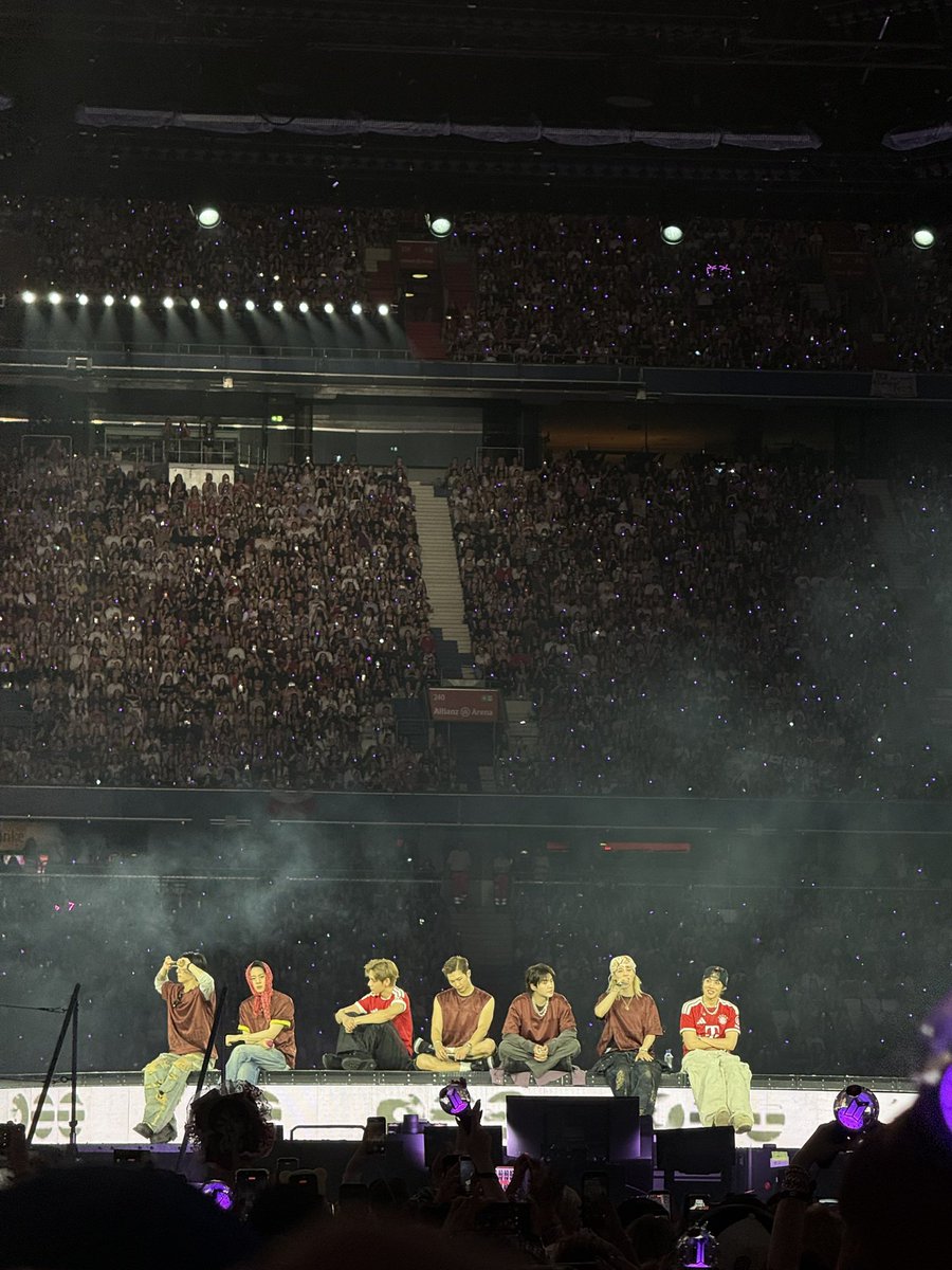 itsgenedy's tweet photo. Suureeeaaalll Experience 🥹💕✨
Thank you BTS 💜 
#BTS_WORLDTOUR_ARIRANG_München  #BTS_ARİRANG https://t.co/VQ5fYkWcsI