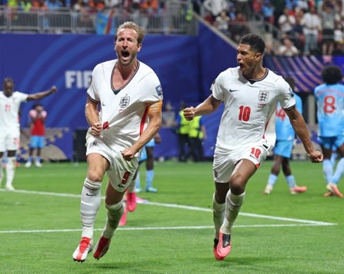 coin0115's tweet photo. イングランド代表の歴史そのものになりつつあるハリー・ケイン選手

ついにルーニーの記録（120試合）に並んだか…！

フィールドプレーヤーとしてはこれでイングランド史上最多！
点を取り続けて、試合に出続けて、キャプテンとして引っ張り続けるケインはもっと評価されていい🏴󠁧󠁢󠁥󠁮󠁧󠁿 https://t.co/ev0HlFI2v5