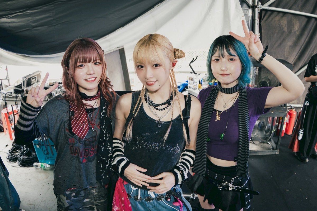 Axela_PunkRock's tweet photo. なんやかんやで一番の願いは
TRiDENTのロックに魅了される人たちがたくさん増えることですよね😌✨
今日はSBEに呼んでもらった初水戸のステージで最高のパフォーマンスをブチかましてください💥🔥 https://t.co/ADEvYqLAWZ