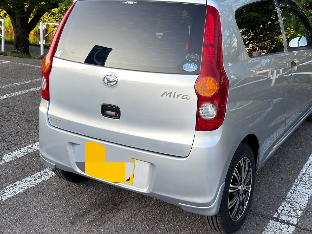 Misotegrate's tweet photo. 今まで買った車全部リアワイパー無しミラー手動なのおもろい https://t.co/wx2On2PPT3