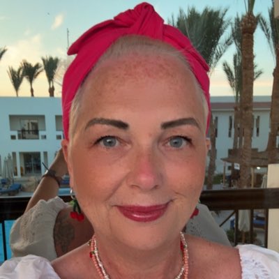mandylwalker's tweet photo. #NewProfilePic https://t.co/Vg9VqjyGc6