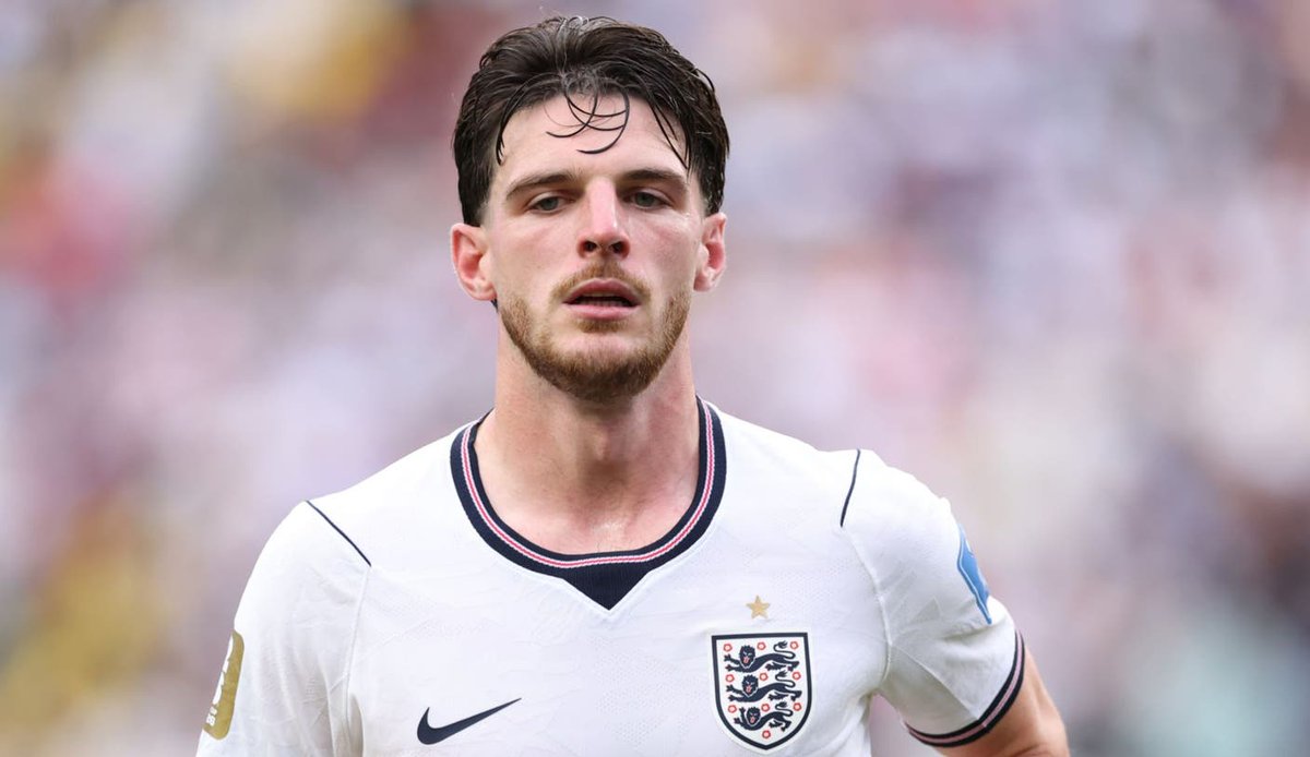ArsenalNews_Hub's tweet photo. 🚨 Declan Rice explains why he came off during England’s World Cup match.

“I’ve been managing an injury, so we have to be smart with it.

The new season is just around the corner, and I need to make sure I’m fit. I don’t want to make it any worse.

I’d do absolutely anything for my country. I’d push myself beyond my limits if I had to. But sometimes you have to think about the bigger picture and avoid turning something manageable into a long-term problem.

Hopefully I’ll recover well and be ready to help England again in the next match.” ❤️🤍

🏴⚽️ #DeclanRice #England #WorldCup #Arsenal #COYG