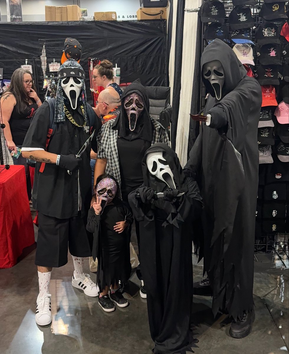 ParksAndCons's tweet photo. Screams come in all sizes #CreepIECon #CreepIEAftermath https://t.co/niud9NvOID