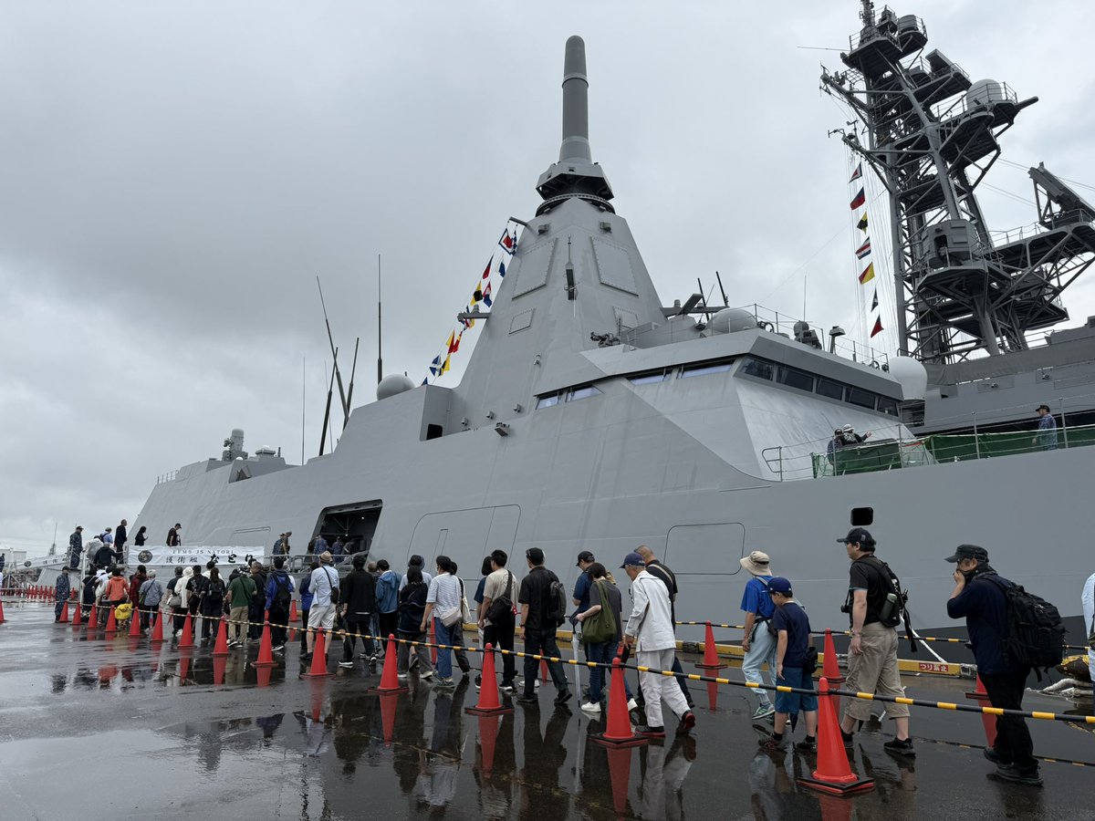 miyagipco's tweet photo. 護衛艦『なとり』
一般公開始まったよぉ〜

９時〜１６時
※天候により終了時刻に変更あり https://t.co/ir5cvQDgQp