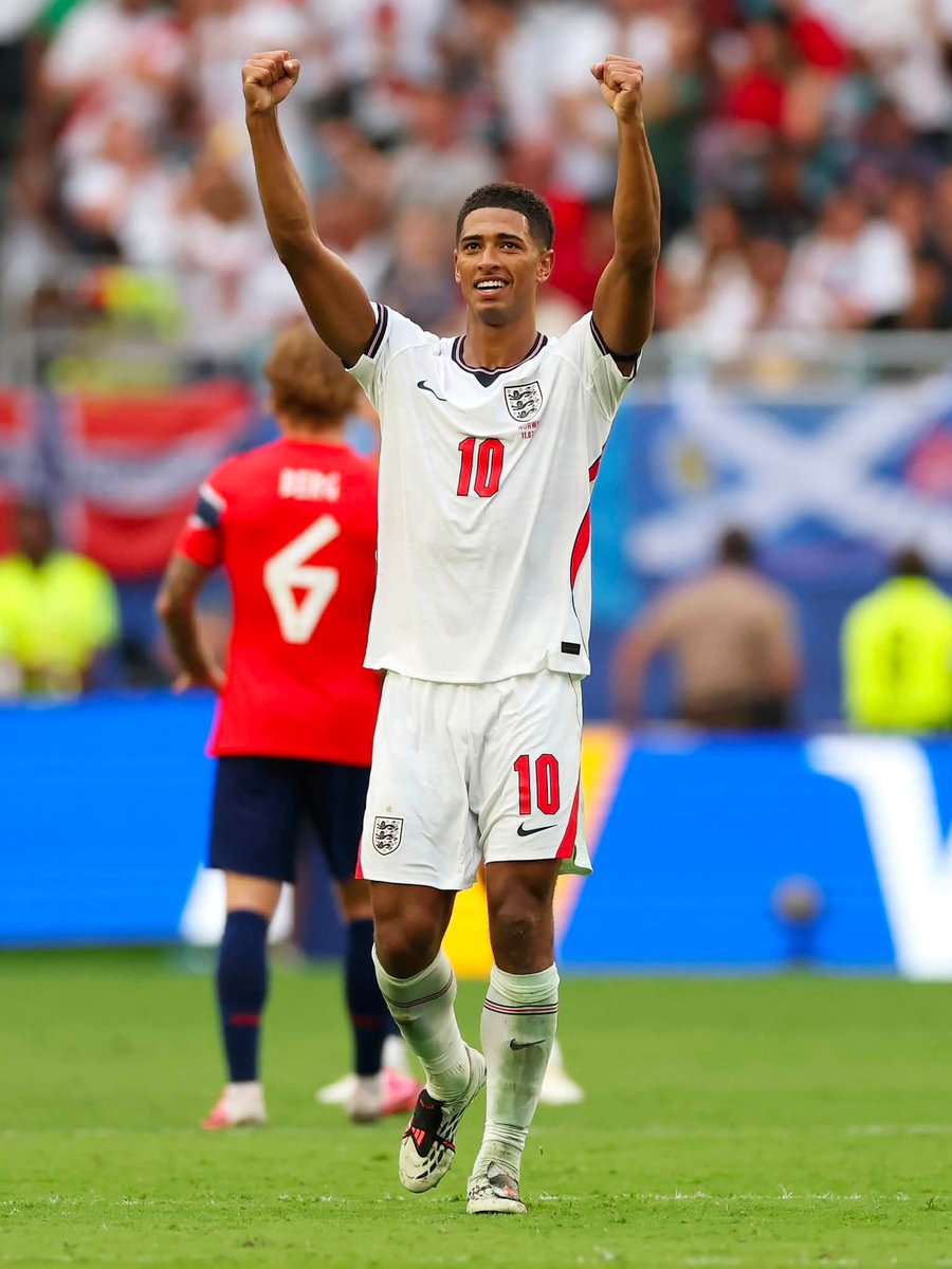betterstriker's tweet photo. It is JUDE day in Miami.
#Bellingham overpower hard fighting Vikings.

FT: Norway 1-2 England 

#fifaworldcup #england #haaland #threelions https://t.co/FCG42ngR1Q