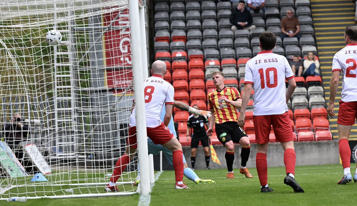 gfmcharg's tweet photo. The Thistle are on fire 🔥 6-0 Premier sports cup - some super silky moments -Euan Henderson the next McGinn #partickthistle #football #scotland https://t.co/g0eDv89ad4
