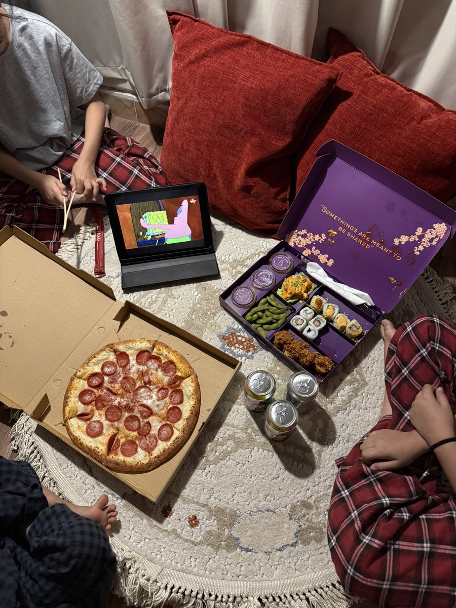 athevc's tweet photo. 🍱🫂🍕 
12.7.2026 https://t.co/qlJcIL4iFI