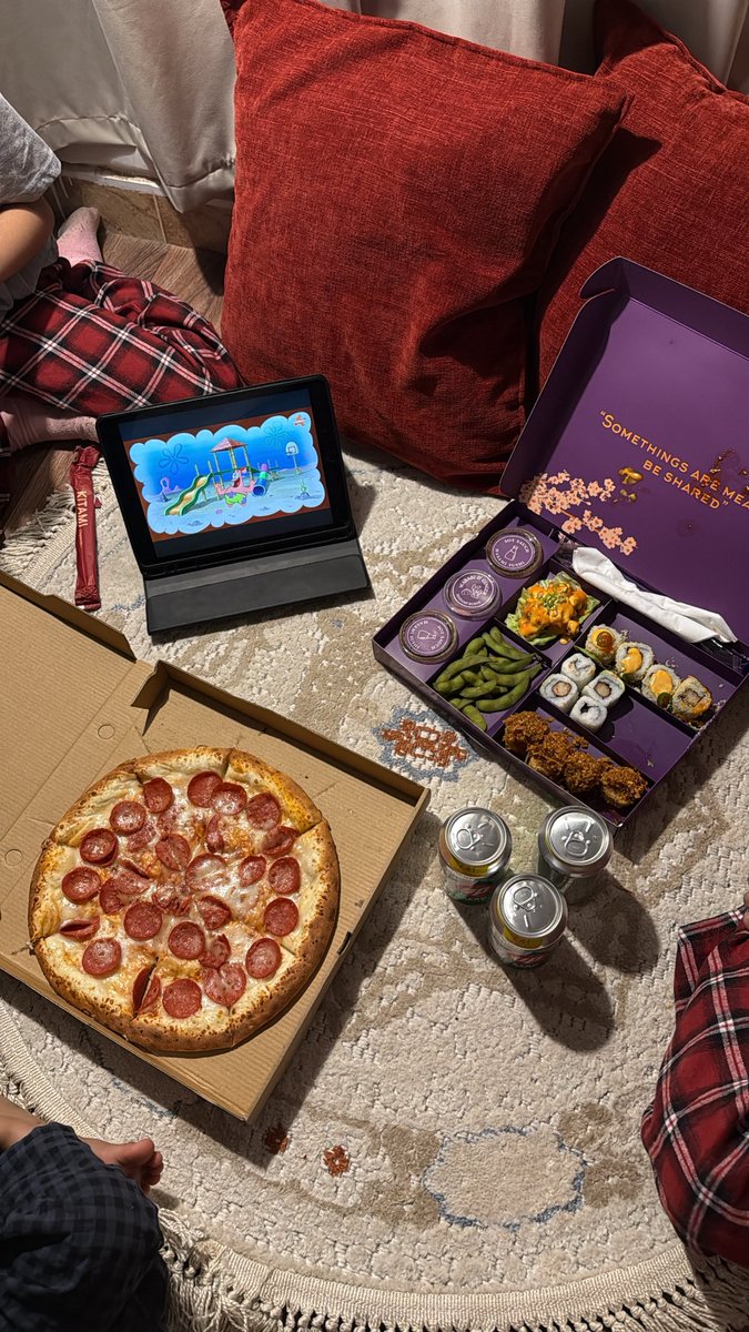 athevc's tweet photo. 🍱🫂🍕 
12.7.2026 https://t.co/qlJcIL4iFI
