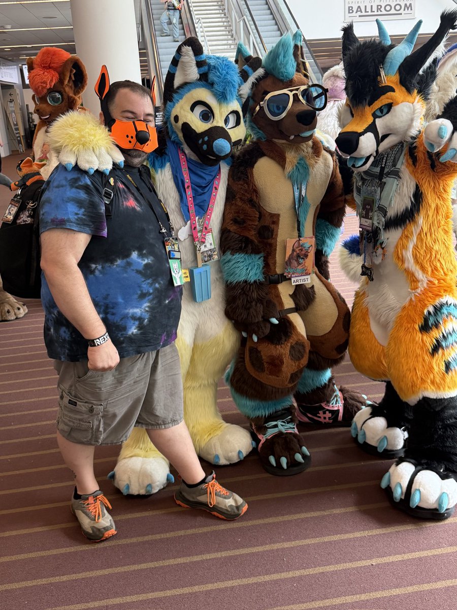 dacj610's tweet photo. @ShepGoesBlep  it was nice meeting you at AC this year https://t.co/LSOC8uAbPI