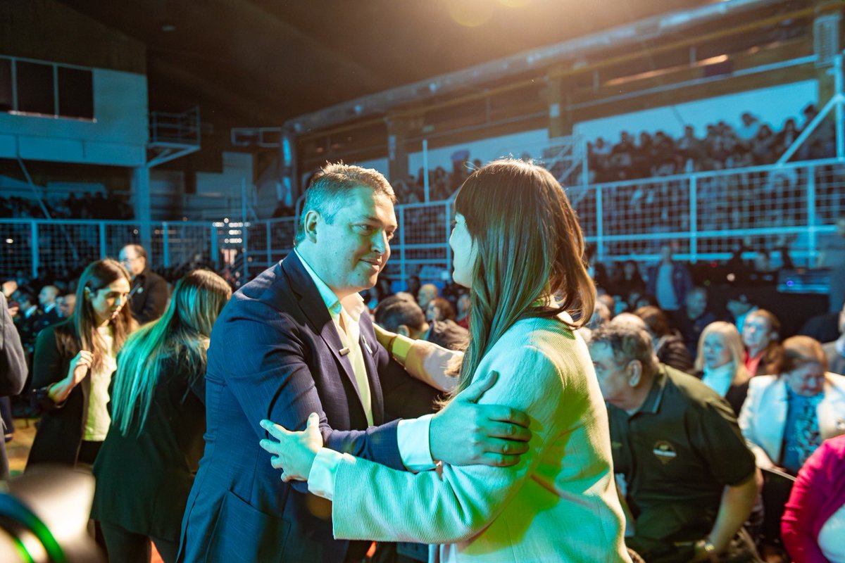 PartidoVerdeTDF's tweet photo. Río Grande es industria, soberanía y comunidad. Una ciudad que crece mirando al futuro, sin perder de vista sus valores y el esfuerzo cotidiano de su gente; construida con el esfuerzo y el trabajo de generaciones de riograndenses que hicieron de este lugar su hogar. 💙 https://t.co/Tr8RXJglTW