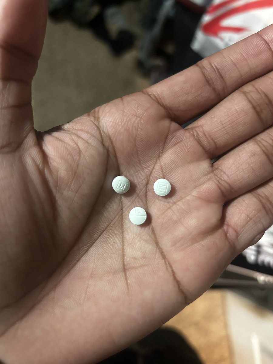 unoriginallname's tweet photo. alr took the other one i had #drugtwt https://t.co/zum9xrtAzm
