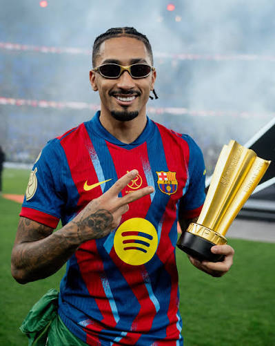 when_002's tweet photo. @evansfcb_ @SharkBlaugrana @Somhiseremfcb Imaginate que un raphinha lleno de lesiones sea el que salve a tu equipo en los momentos importantes porque el marroqui se achica https://t.co/b37HdCH23G