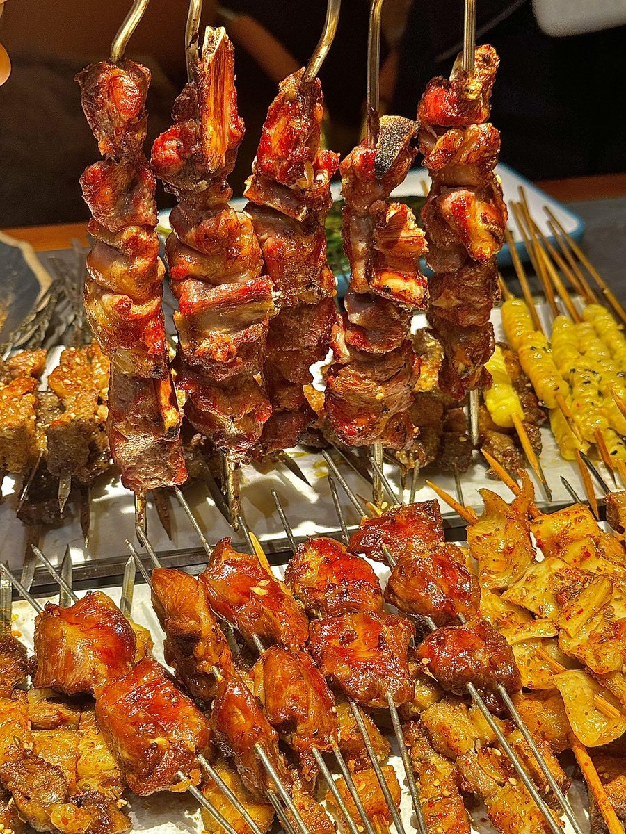 MarinaBarnsd's tweet photo. [Late night craving fix: warm miso soup + grilled pork skewers at the tiny street food stall. Only open till 2AM, worth the wait.]， https://t.co/mbAJAVJlQ8
