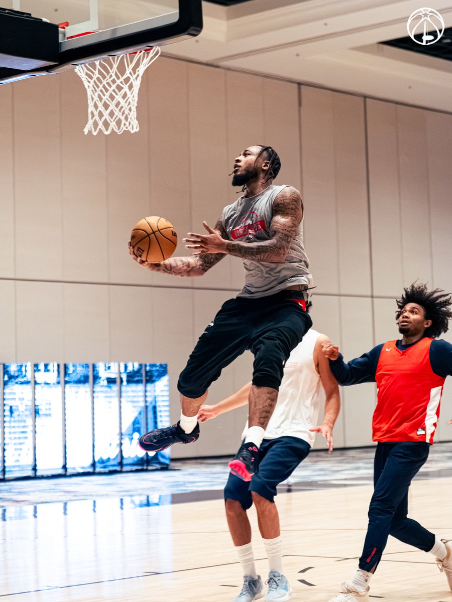 WashWizards's tweet photo. Vets getting some work in 💪 https://t.co/YbbyyXFxql