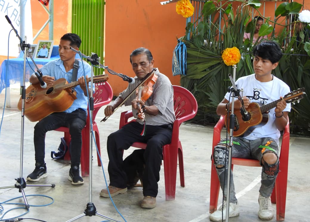 INDEPISLP's tweet photo. Asistimos a la celebración del 28 aniversario del barrio Unup Juk, Tzepacab, Tancanhuitz. Al ritmo de danzas y música, festejaron solemnemente la fundación de su barrio, la cual data del 7 de julio de 1998. 👏
#PotosíSinLímites #ElCambioQueSeVive #RicardoGallardo #INDEPI @RGC_Mx https://t.co/qAGczx7bHs