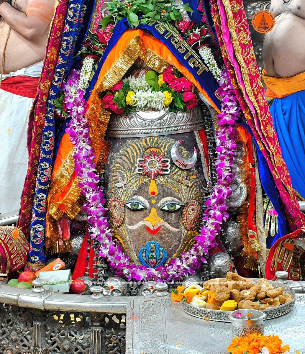 ravisen0734's tweet photo. जय श्री महाकाल
श्री #Mahakaleshwar ज्योतिर्लिंग का आज का भस्म आरती श्रृंगार दर्शन 12/07/2026 (रविवार)
.
#Ujjain |  #mahakal | #महाकालेश्वर | @TV9Bharatvarsh https://t.co/doLPlNbD4T