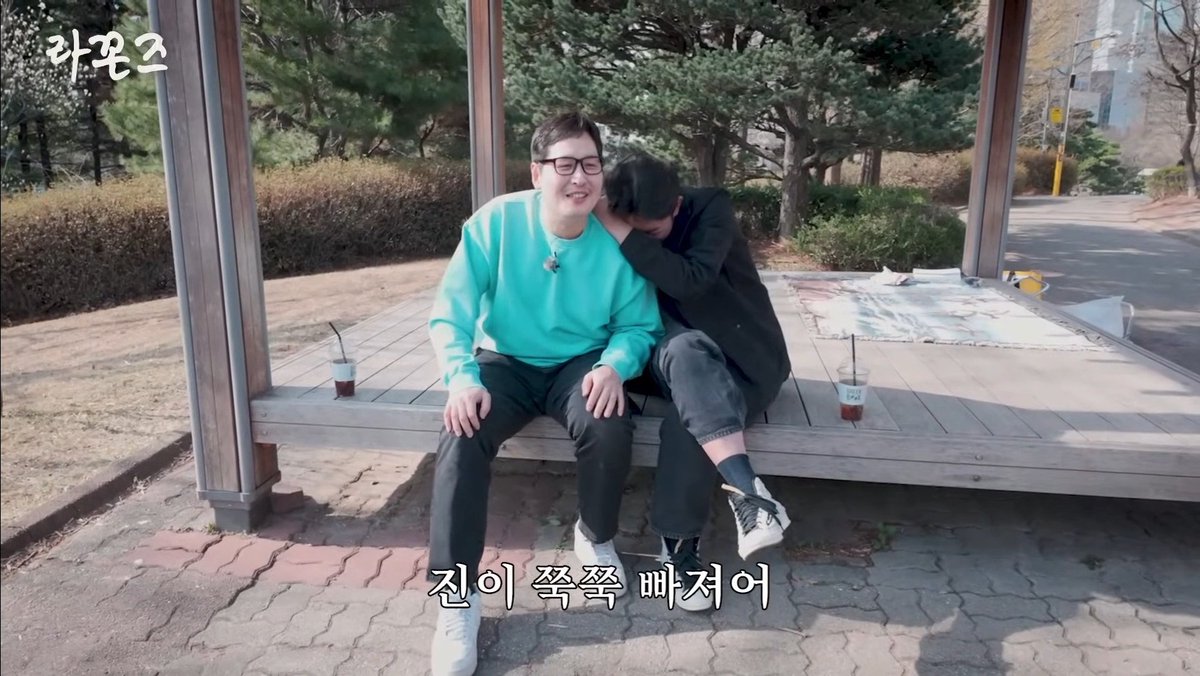 ohgoo1009's tweet photo. 불여시커플 https://t.co/oghARAha4I