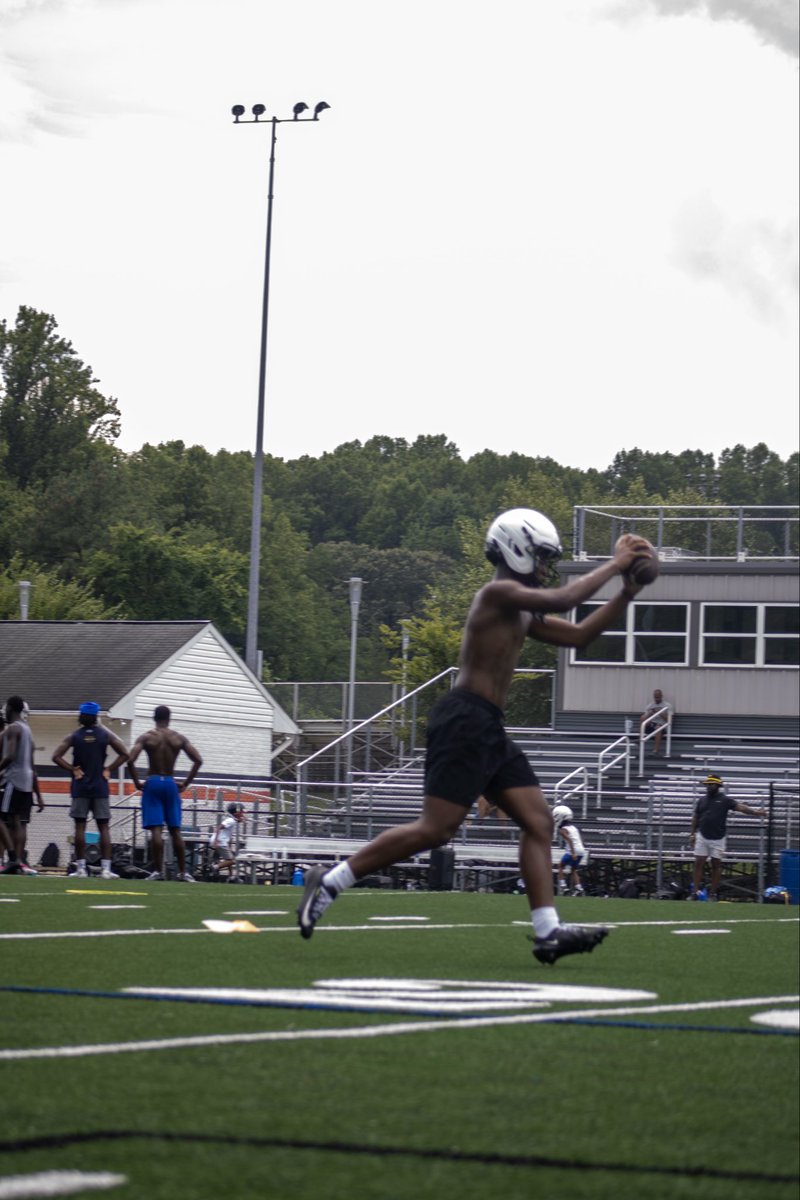CalebAnderson0_'s tweet photo. Great work today with @CoachTay_C2C, getting ready for the regular season, big freshman year up ahead. https://t.co/ytf7HLCozv