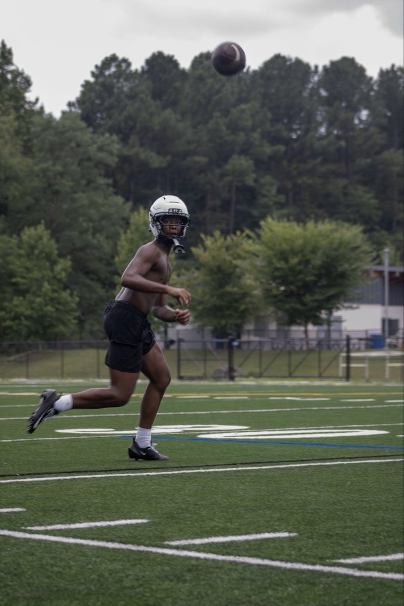 CalebAnderson0_'s tweet photo. Great work today with @CoachTay_C2C, getting ready for the regular season, big freshman year up ahead. https://t.co/ytf7HLCozv