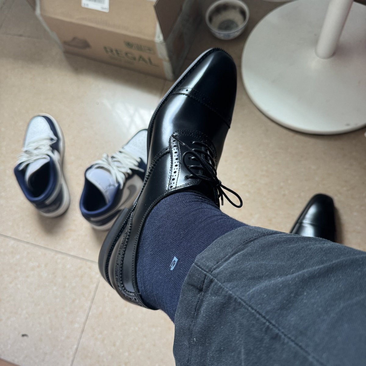 Alan1176661's tweet photo. 皮尔卡丹 #正装皮鞋 #正装黑袜 #正装棉袜 #丽格皮鞋 #皮尔卡丹 https://t.co/zd4ZTusfAq