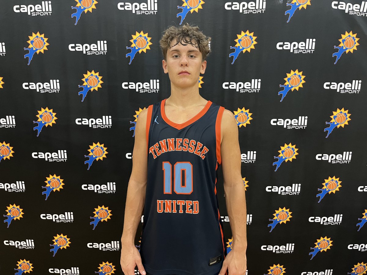 BigShotsGameMVP's tweet photo. #BIGSHOTS #MYRTLEBEACHLIVE 

17U SLAM LIVE 

TN UNITED 61
10 Brendon Murphy 18
34 Asher Upton 7

J FIVE ELITE 63
10 Dakarai Worley 23
12 Mykhai Bell 13 https://t.co/dWaES5zU1O
