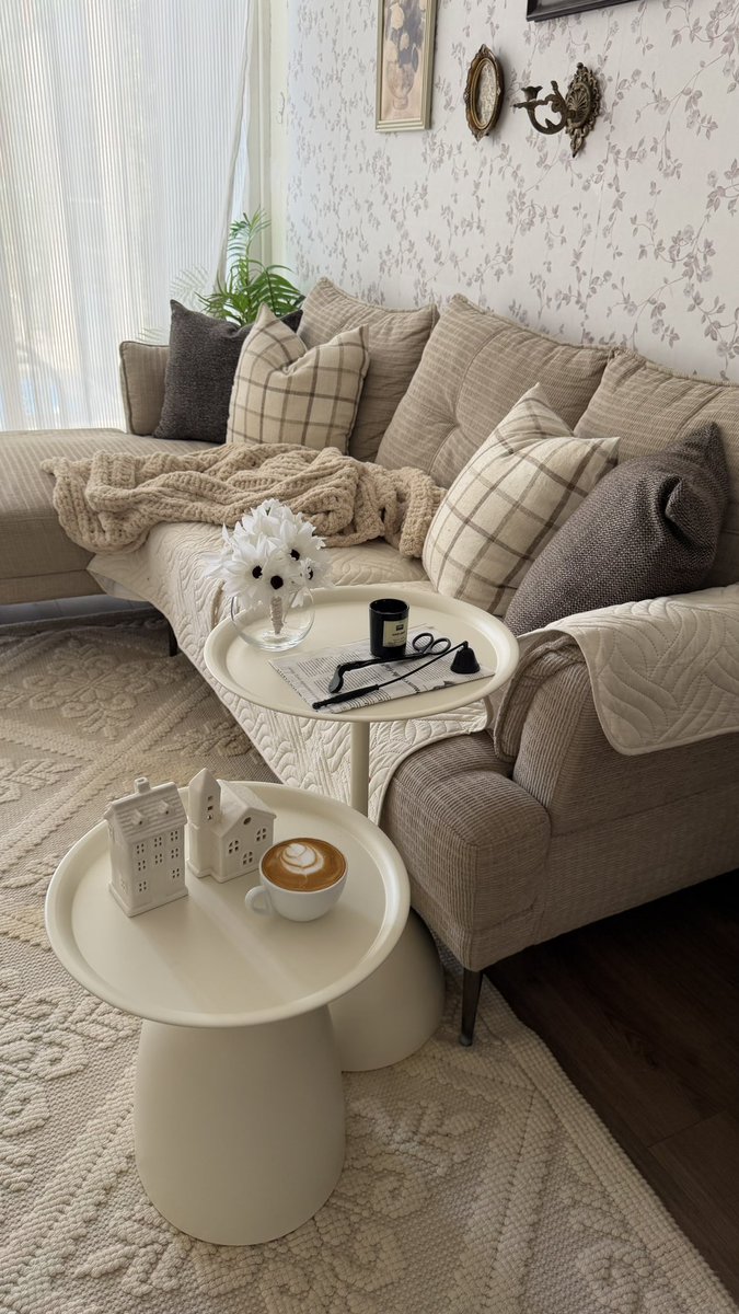 3hoooda_2014's tweet photo. الأمر ليس مجرد قهوة 
         That’s love." 🏡☕️ https://t.co/lMGt6FoTKC