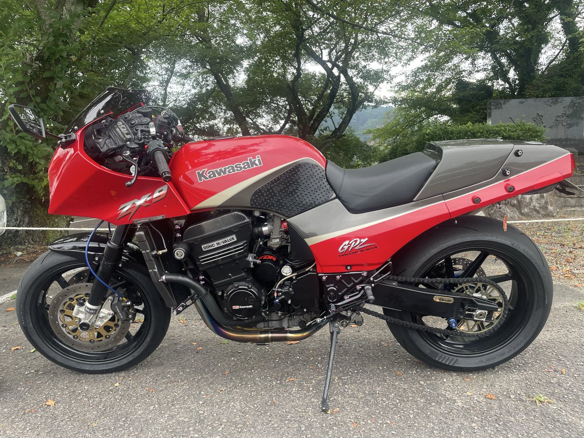 K_RPM1296's tweet photo. タイヤ交換をしてから初走行
180/55から180/60へ！

コーナー立ち上がりでの安定感から安心してアクセルが開けられるようになりました

いままでは、バンクの限界？を感じていたのがまだ倒し込める！？になった感覚

初の朝練コースということでタイヤに集中しきれなかったけど慣れ始めた頃に楽しめた https://t.co/PoU8cvTHCE