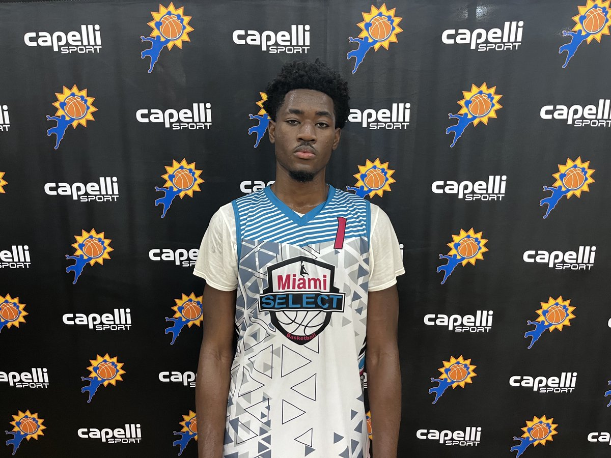 BigShotsGameMVP's tweet photo. #BIGSHOTS #MYRTLEBEACHLIVE

17U SLAM LIVE 

BIG SHOTS West Virginia Reign 72
00 Eli Patton 19
35 Jacob Kuctsh 16

MIAMI Select 59
1 Johan Richards 25 
3 Deandre Calixt 11 https://t.co/bkdvWP0XpD