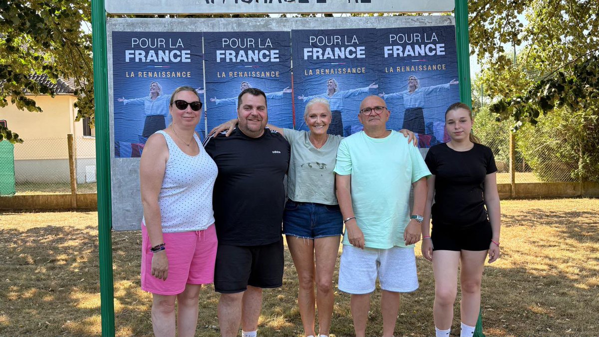 LeDimeet's tweet photo. Un week end militant dans la 2ème circonscription de la Sarthe. Bravo et merci aux adhérents, militants et sympathisants pour leur investissement. 
Vive La France Vive Marine…!!! https://t.co/cQoWmzzuP0