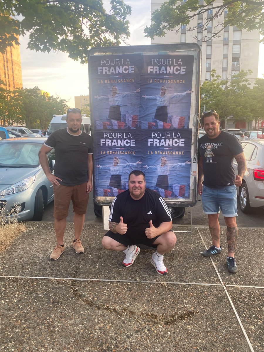LeDimeet's tweet photo. Un week end militant dans la 2ème circonscription de la Sarthe. Bravo et merci aux adhérents, militants et sympathisants pour leur investissement. 
Vive La France Vive Marine…!!! https://t.co/cQoWmzzuP0