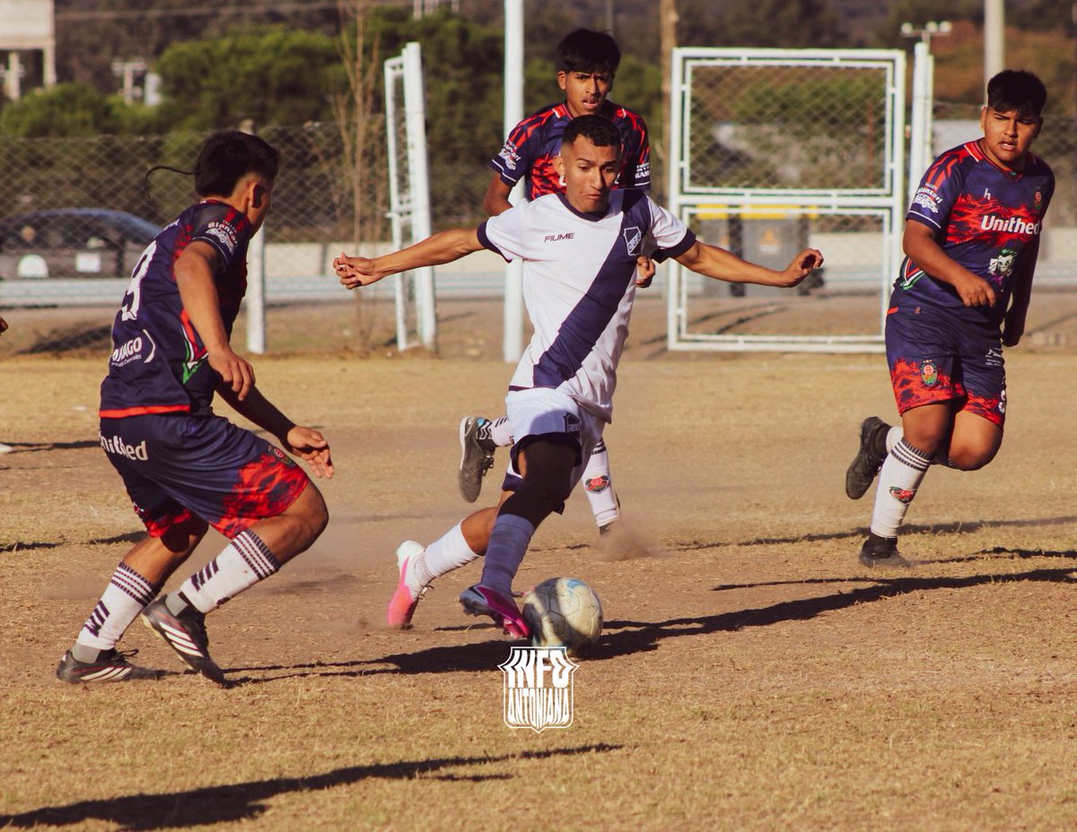 InfoAntoniana's tweet photo. #3ra | 3-3 🤝
⚽ Santino Ferreyra, Pablo Torres, (E/C)

#4ta | 2-0 ✅
⚽ Santino Agüero

#5ta: 1-1 🤝
⚽ Jonathan Lizardo

#6ta: 2-0 ✅
⚽ Benjamin Farfan, Julio Pérez https://t.co/udMhqFypfk