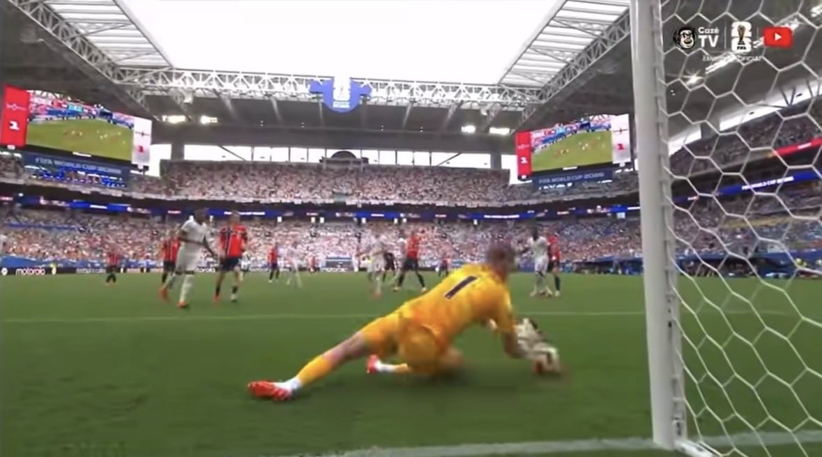 chanxxnl's tweet photo. @OptaJoe @FIFAWorldCup @England @BellinghamJude podeis explicarme como es que esto no fue un tiro al arco? https://t.co/VvMaOw0zOm