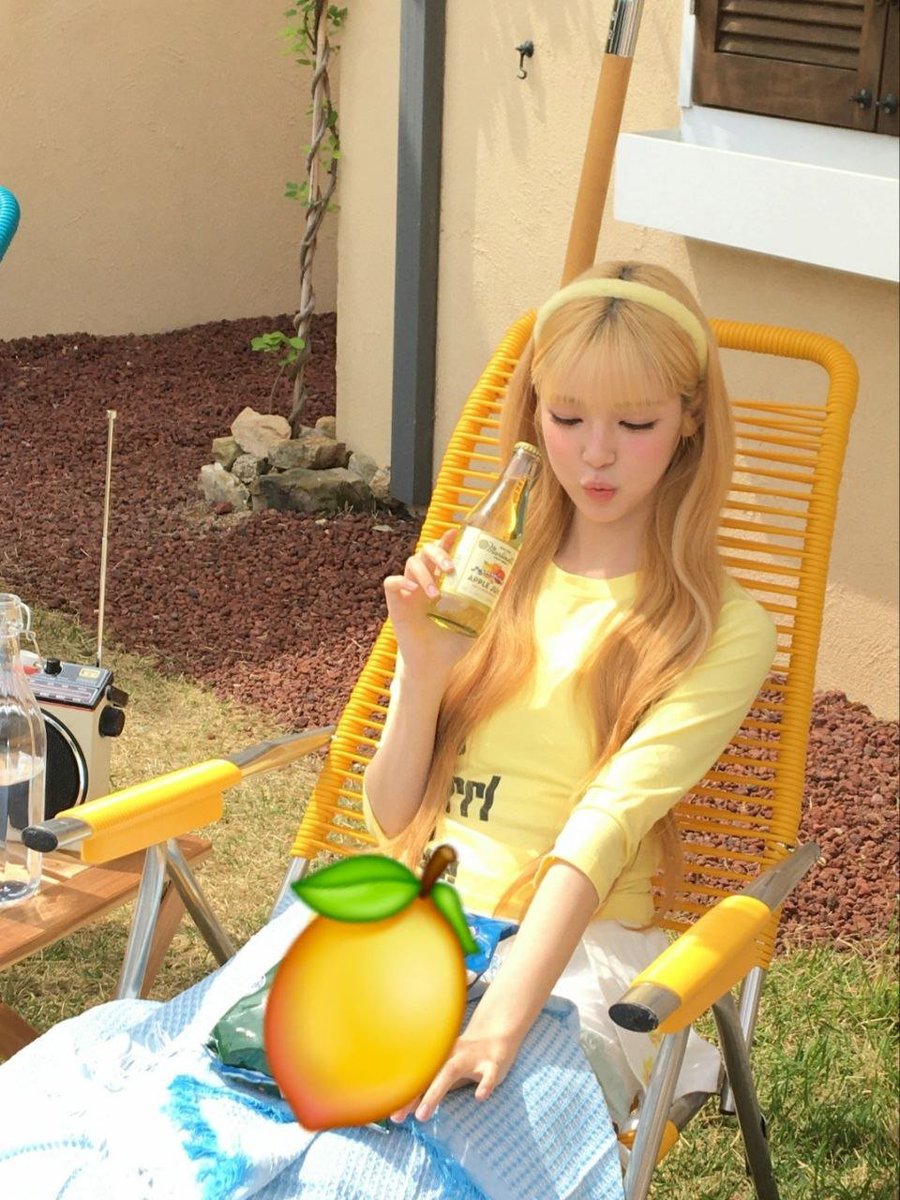 yu_oharam's tweet photo. my bright yellow outfit is basically a little burst of freshness for anyone who sees it. 𓇬  여름에 싱그러운 아름다움을 더하다  ..   ‌ൄ  for 𝖧𝖾𝖺𝗋𝗍𝗌2𝖧𝖾𝖺𝗋𝗍𝗌' second mini album is L͟e͟m͟o͟n͟ T͟a͟n͟g͟, because we're getting ready to welcome summer. https://t.co/FBfR2hcNlM