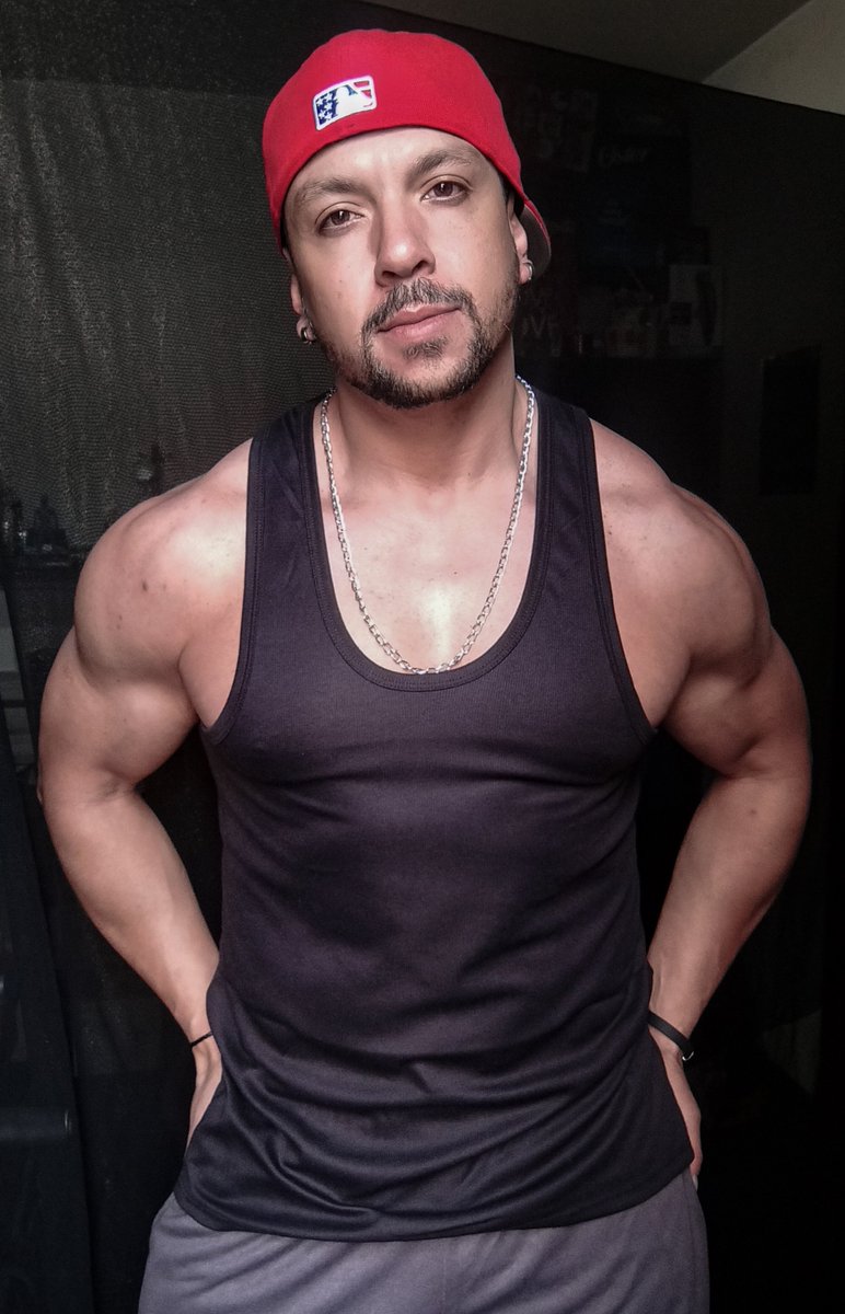 carlose_alpha's tweet photo. 41 years, masculine, good Vibes, natural physique. More on:
https://t.co/lfAEADEdOU

#onlyfans #handsome #physique https://t.co/mEXTehKVY3