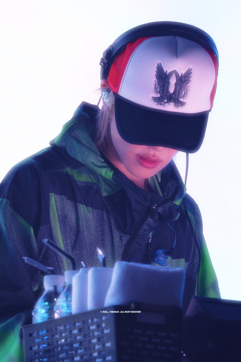 intoxmhao's tweet photo. the best thing about him wearing that cap is that I can actually focus on his lips. 😶 https://t.co/HgF7p1pdUG