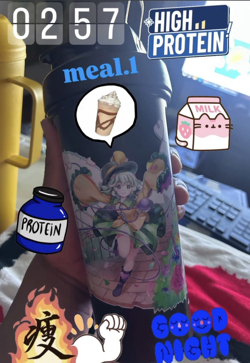 boz822's tweet photo. 朝ごはん☀️

○母親用
高タンパクな献立意識。
・ごはん🍚
・味噌汁🍲
・納豆🫘
・なめこ🍄
・だし巻き卵🍳
・ソーセージ🌭

○自分用
深夜3時の1食目🥤
マイプロEssentialシェイク
このタイミング以外飲む場面がない。

朝いつものオートミール🥣

#おうちごはん
#食事記録
#自炊記録
#減量
#筋肉 https://t.co/0s9Wtctiyo