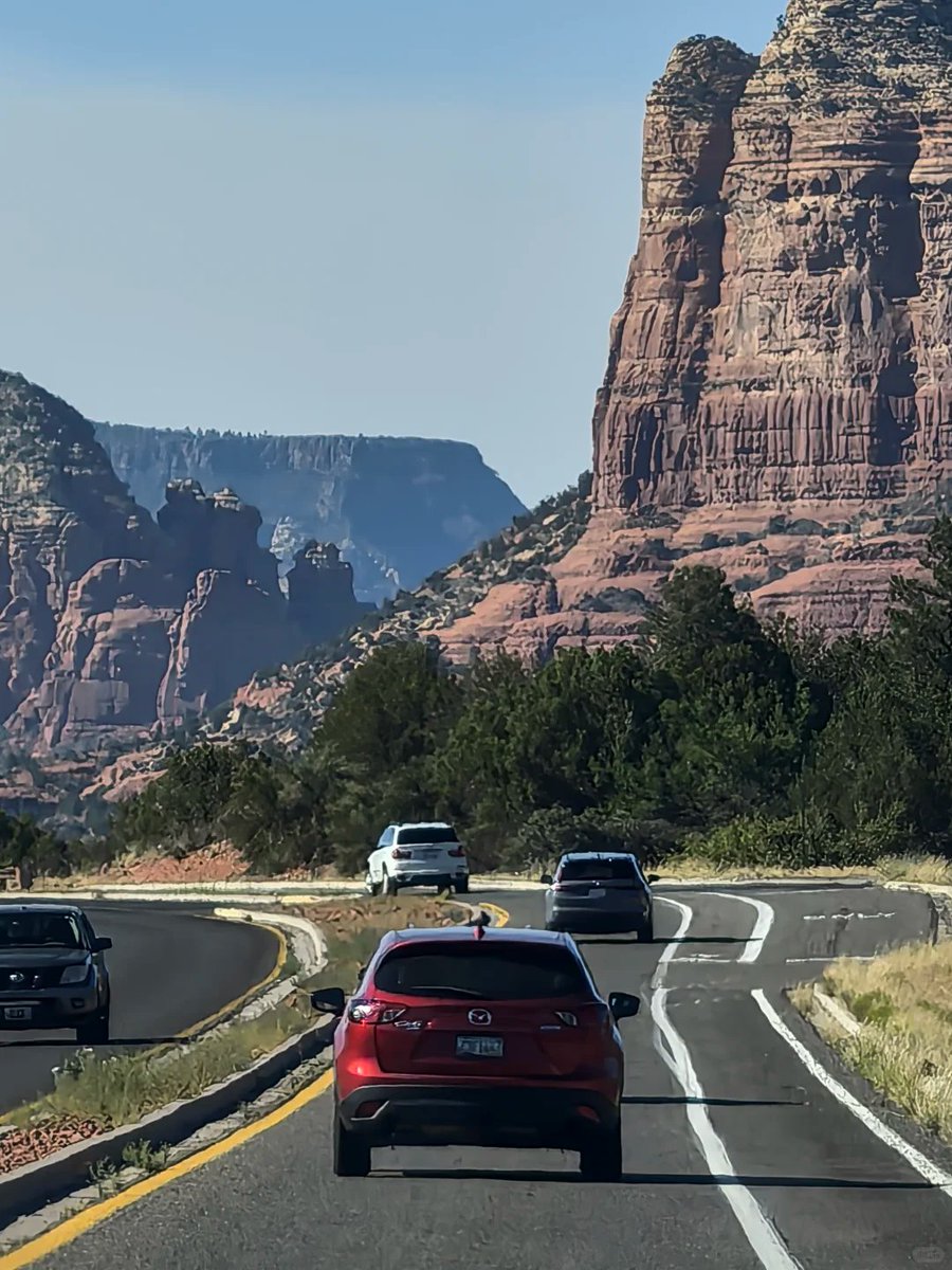 marmary785's tweet photo. The day before yesterday, on our way to Sedona, we passed through Seligman, the town that inspired the movie "Cars." I had taken my daughter to see the movie when she was little, and being in this cartoon world made us feel like children again for a moment😊😊😊 https://t.co/IBNCOF1flQ
