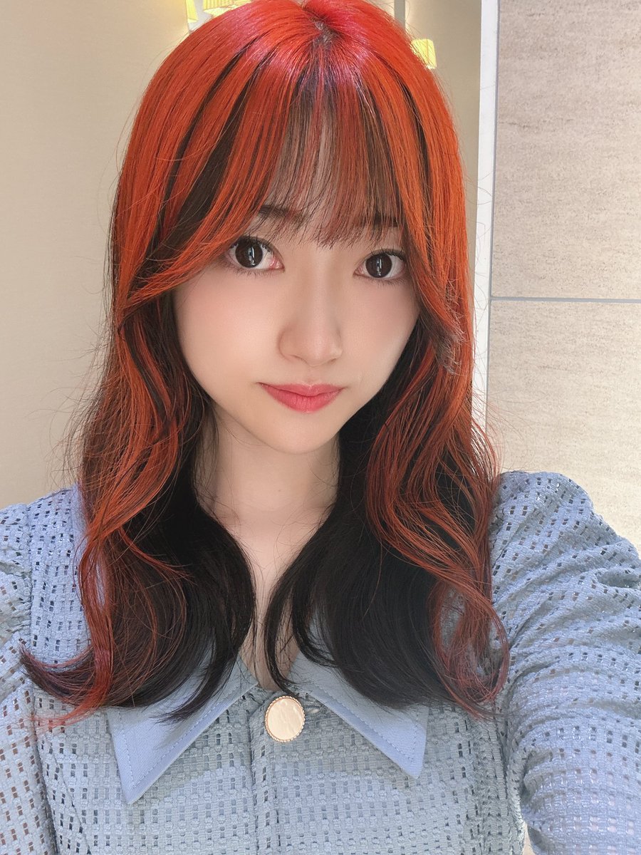 non_nonchan8's tweet photo. おはのーん！実は実は、、、

髪染めました！
夏らしいオレンジ！！🍊🧡
結構パキッとオレンジでのんもびっくりしてる🤣
でもいい色！
青に染めるつもりで行ったからワンピースが青で色が喧嘩してる😂
でも髪いい色でしょ！ https://t.co/rnKMDTmlrD