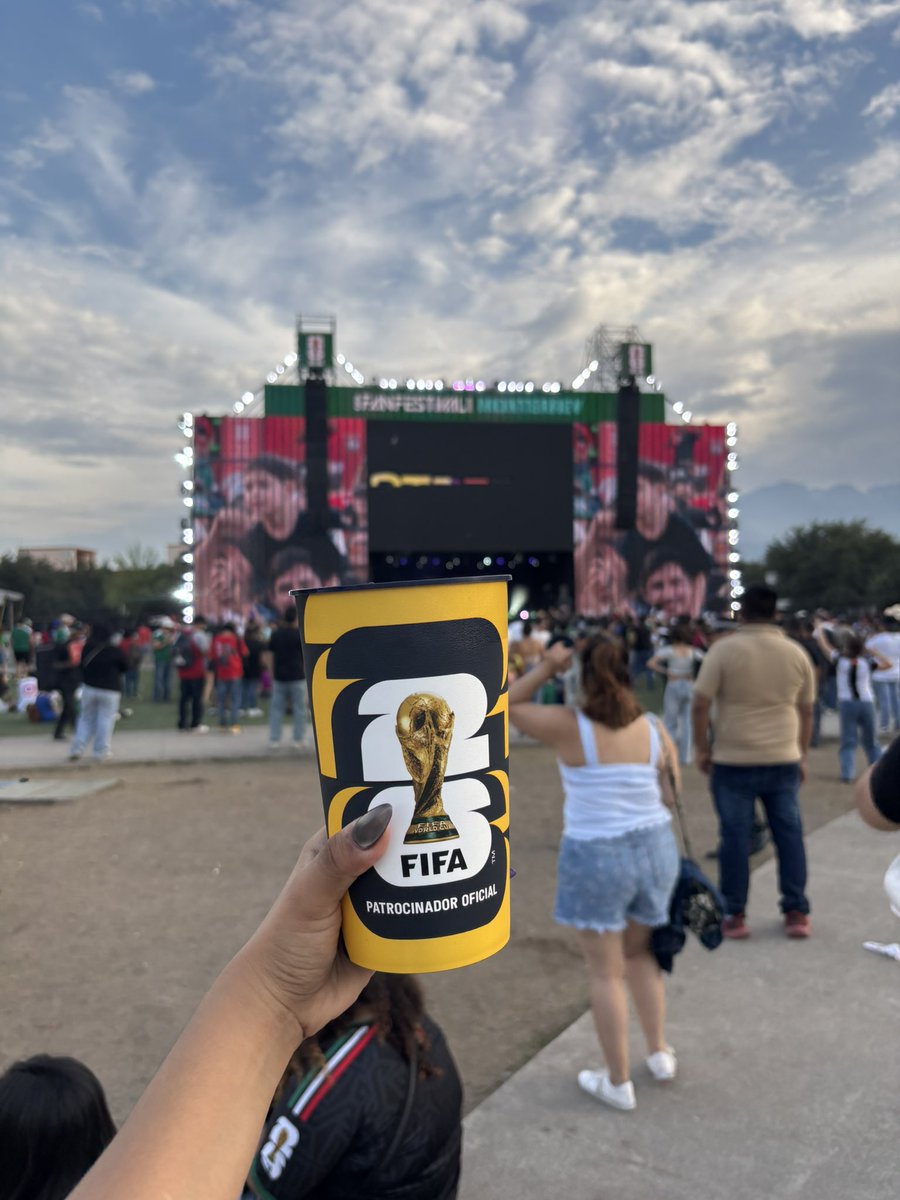 _CarolineValo's tweet photo. No podía quedarme con las ganas 😅🤟🏻 https://t.co/ZlbIo3YnY1