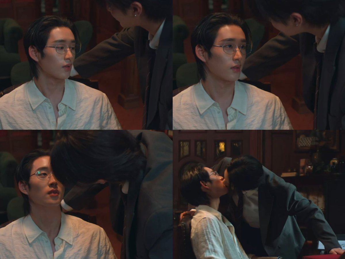 underthesamsky_'s tweet photo. พูดเลยว่า dynamic ตัวละครโรมโมกข์ทำเขินแบบหน้าเบี้ยวได้โคตรง่าย คนนึงนำแบบอยู่ในสายเลือด ส่วนอีกคนก็ยอมให้เค้านำแบบเต็มใจ เห็นชัดมากตอนฉาก kiss scene นี่แหละ พอโมกข์เริ่มก่อน คุณโรมดูตกใจนะแต่ไม่ใช่กลัวอะ มันตื่นเต้นที่เห็นเค้าเป็นแบบนั้นมากกว่า รู้ทันทุก movement ว่าเค้าจะทำอะไร แต่ถามลองเชิงออกไปก่อนทั้งๆที่ตามันอยู่ตรงปากเค้าละ พอเค้าจะจุ๊บ ปากฮียื่นรอแล้วแบบทันที ส่วนโมกข์ก็เก่งตรงรู้ว่าทำยังไงคุณโรมถึงจะอยู่ในกำมือ เค้างอนก็จุ๊บง้อ เค้าก้มมาปุ๊ป ก็มองแล้วรู้เลย มือวางงาน วางทุกอย่าง มองอ้อนแล้วทิ้งตัว เงยหน้ารอรับทุกอย่างที่เค้าจะให้ ตัวแรงทั้งคู่อะเอาจริง ที่บอก 6 เดือนที่อยู่ด้วยกันมันยังไม่หนำใจ คือพี่ทำไรกันวะ