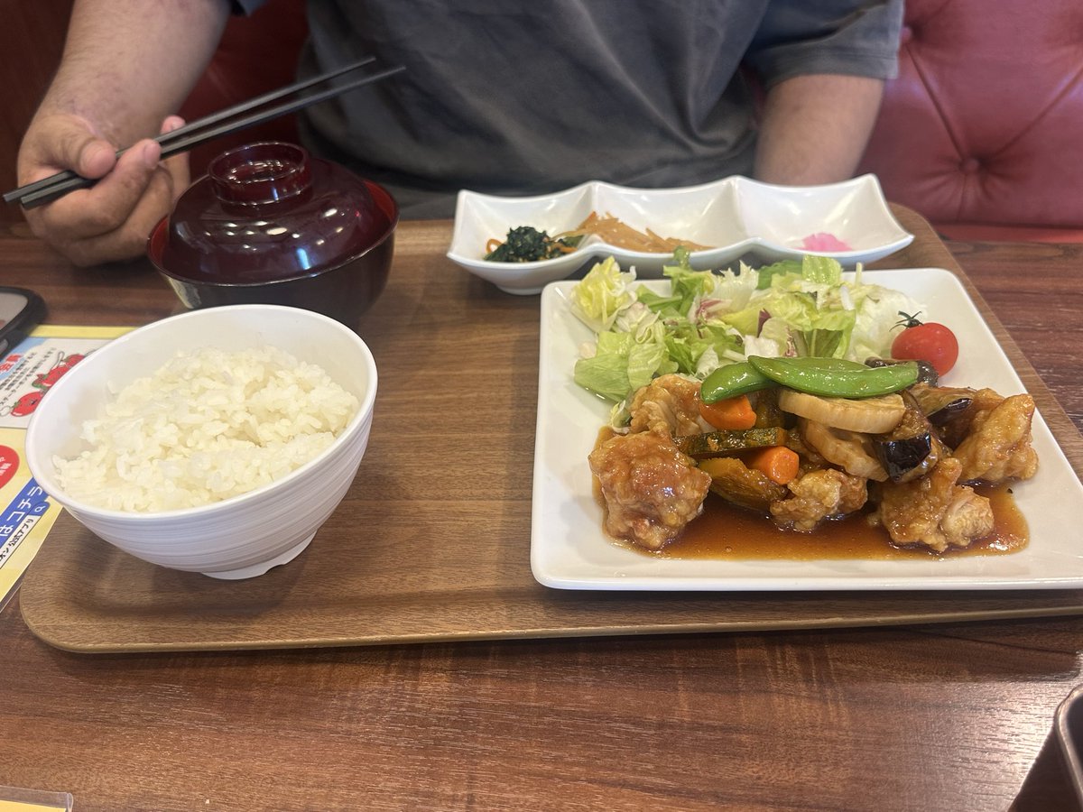10000vMo's tweet photo. 昨日長男と買い物に行ってTOMATO ONIONっ言うファミレス行って来て久しぶりにナタデココ食べた！
ナタデココって美味しいのかそうでないのか良く分からんです💦
嫌いではないんですけどね😅 https://t.co/lffF5L6aG4