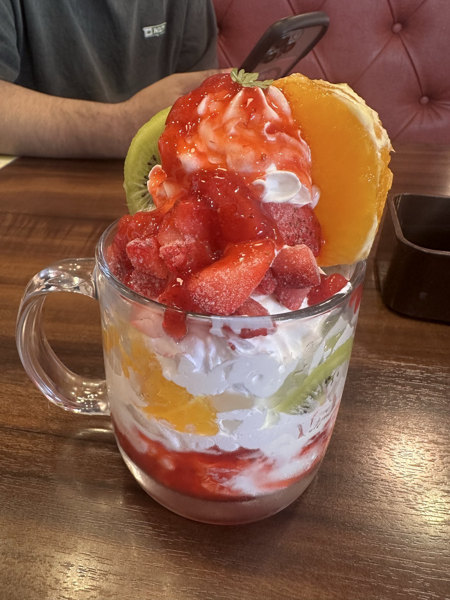 10000vMo's tweet photo. 昨日長男と買い物に行ってTOMATO ONIONっ言うファミレス行って来て久しぶりにナタデココ食べた！
ナタデココって美味しいのかそうでないのか良く分からんです💦
嫌いではないんですけどね😅 https://t.co/lffF5L6aG4