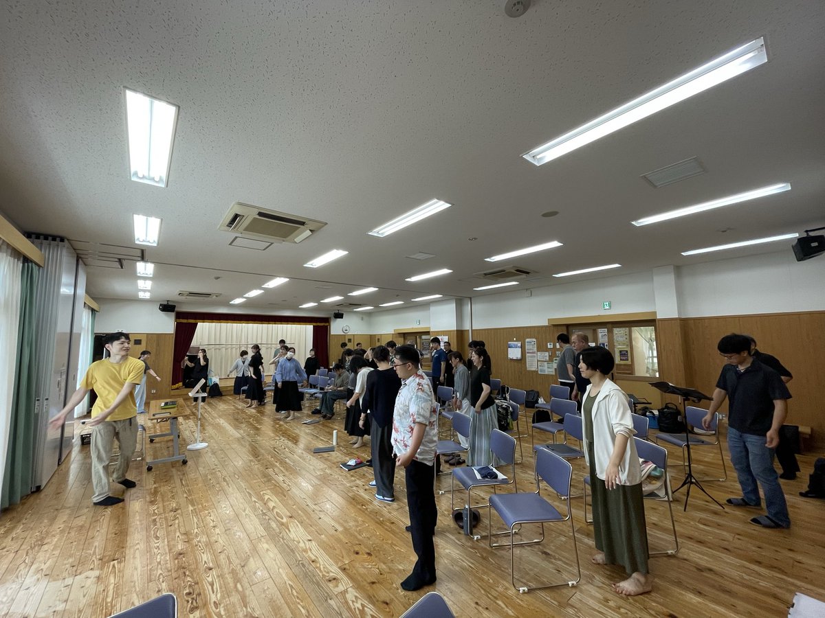MODOKIchorus's tweet photo. 【本番🎋朝練】

本日体操&amp;発声のお兄さん🎶
今日の九州も暑く🥵なりそう。
演奏は、熱く爽やかに🌊

MODOKIは、
怪しい集団ではありません。。。😂 https://t.co/b2e7eO6W2A