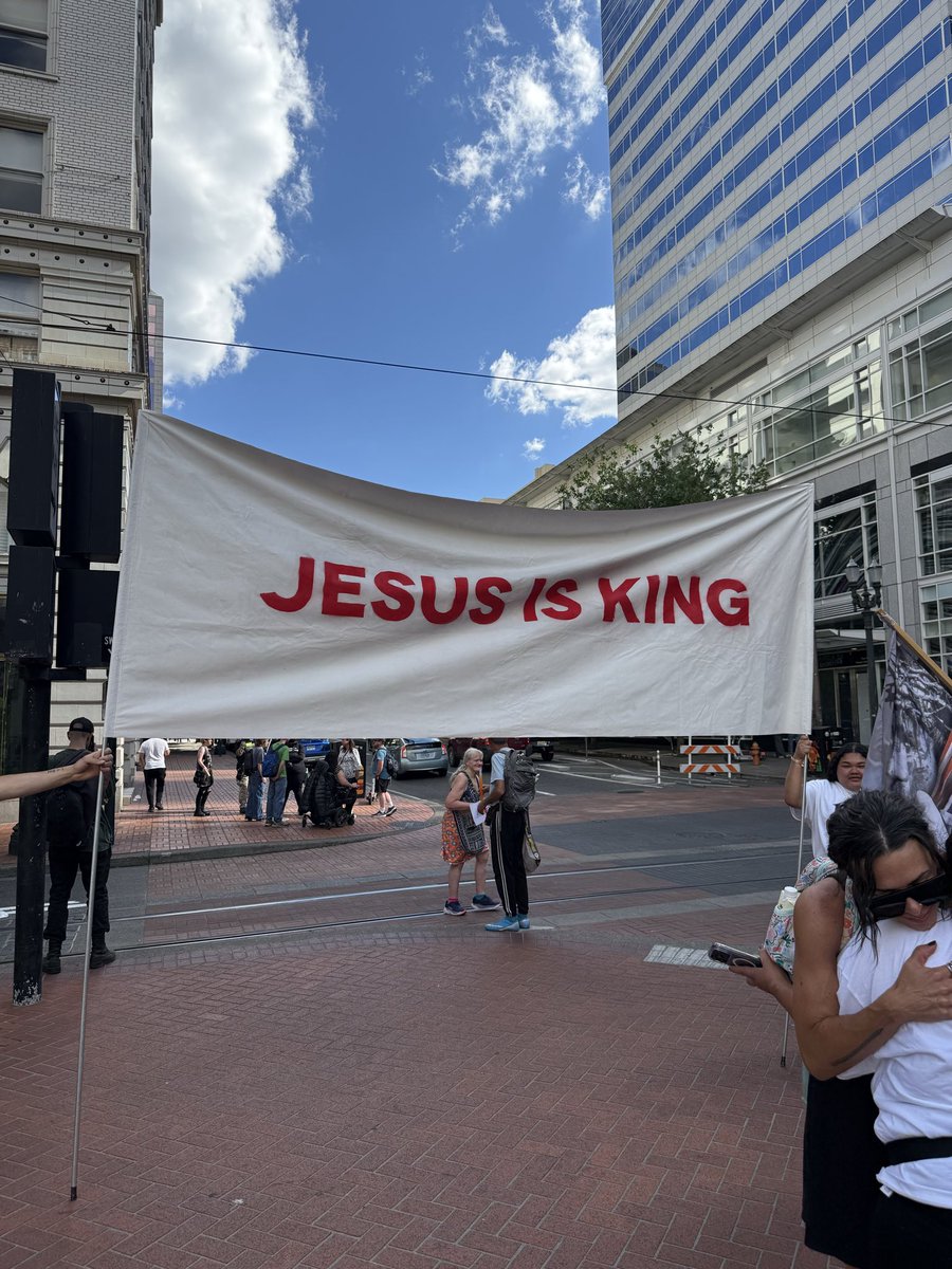 Randallthetrue's tweet photo. #Jesusmarchpdx https://t.co/n7cZRd9wVc