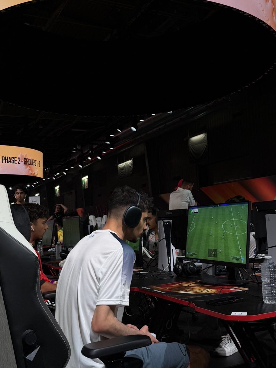yassiine_9's tweet photo. DAY 2 LCQ ÉLIMINÉ TOP 65 🌍 TOP 9 🇫🇷

✅ WIN 7-4 VS @skreibar 
❌ LOSE 6-5 VS @luca_nr1_ 

Très satisfait du parcours dans sa globalité même si j’aurais espéré un peu mieux vers la fin avec le niveau que j’ai pu proposé . +2k malgré tout focus sur l’année pro maintenant 🧠 https://t.co/UnwLOdY8PN